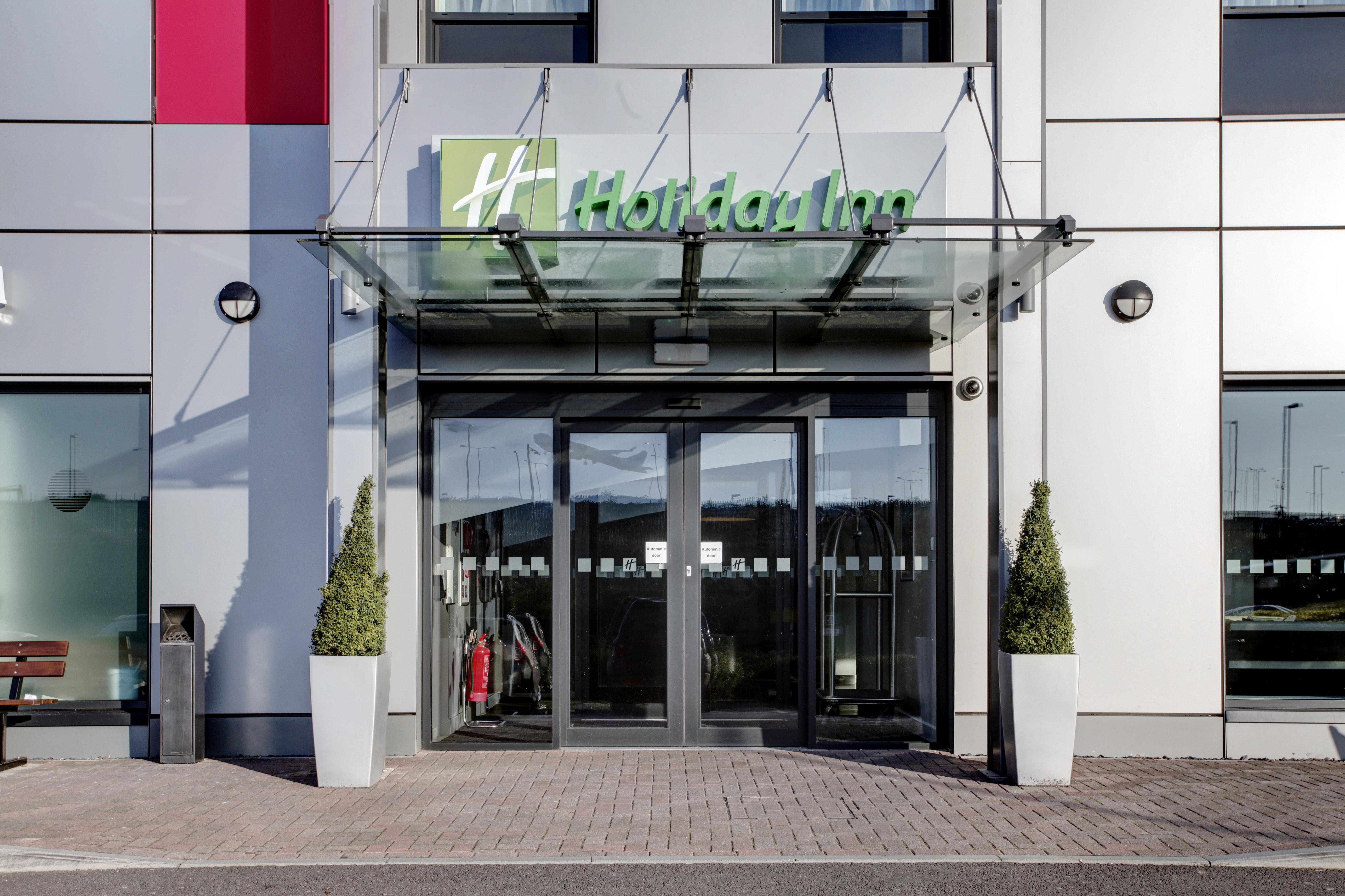 Holiday Inn London Luton Airport By Ihg Exterior foto