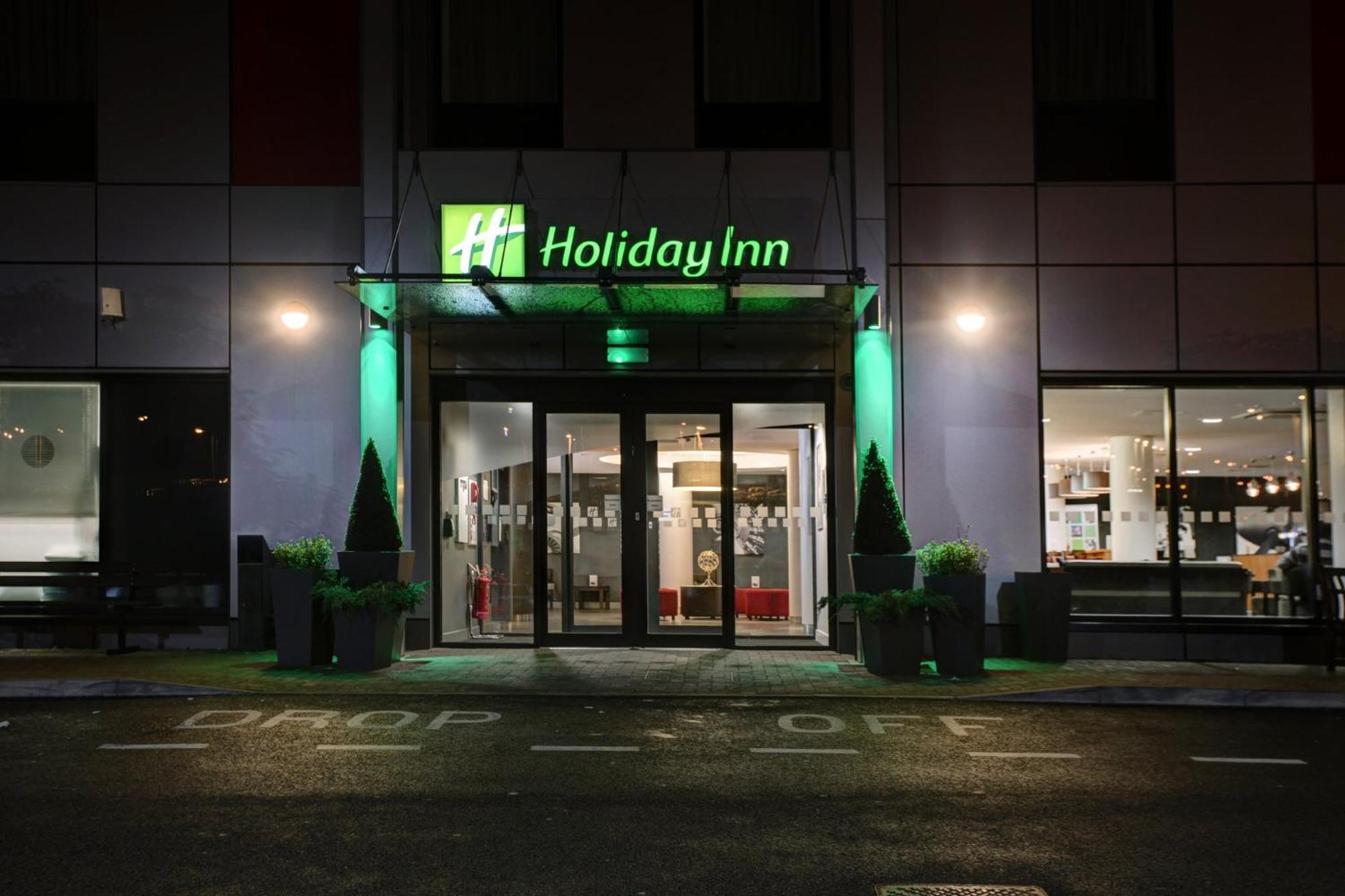 Holiday Inn London Luton Airport By Ihg Exterior foto