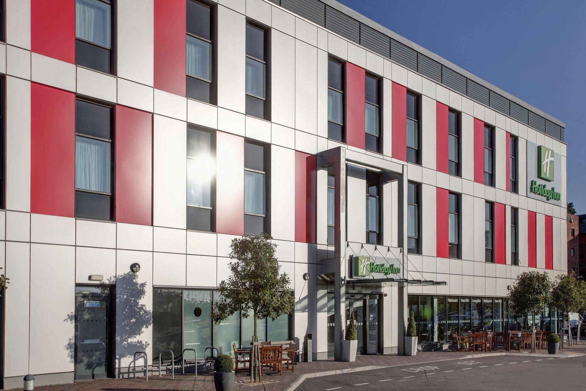 Holiday Inn London Luton Airport By Ihg Exterior foto