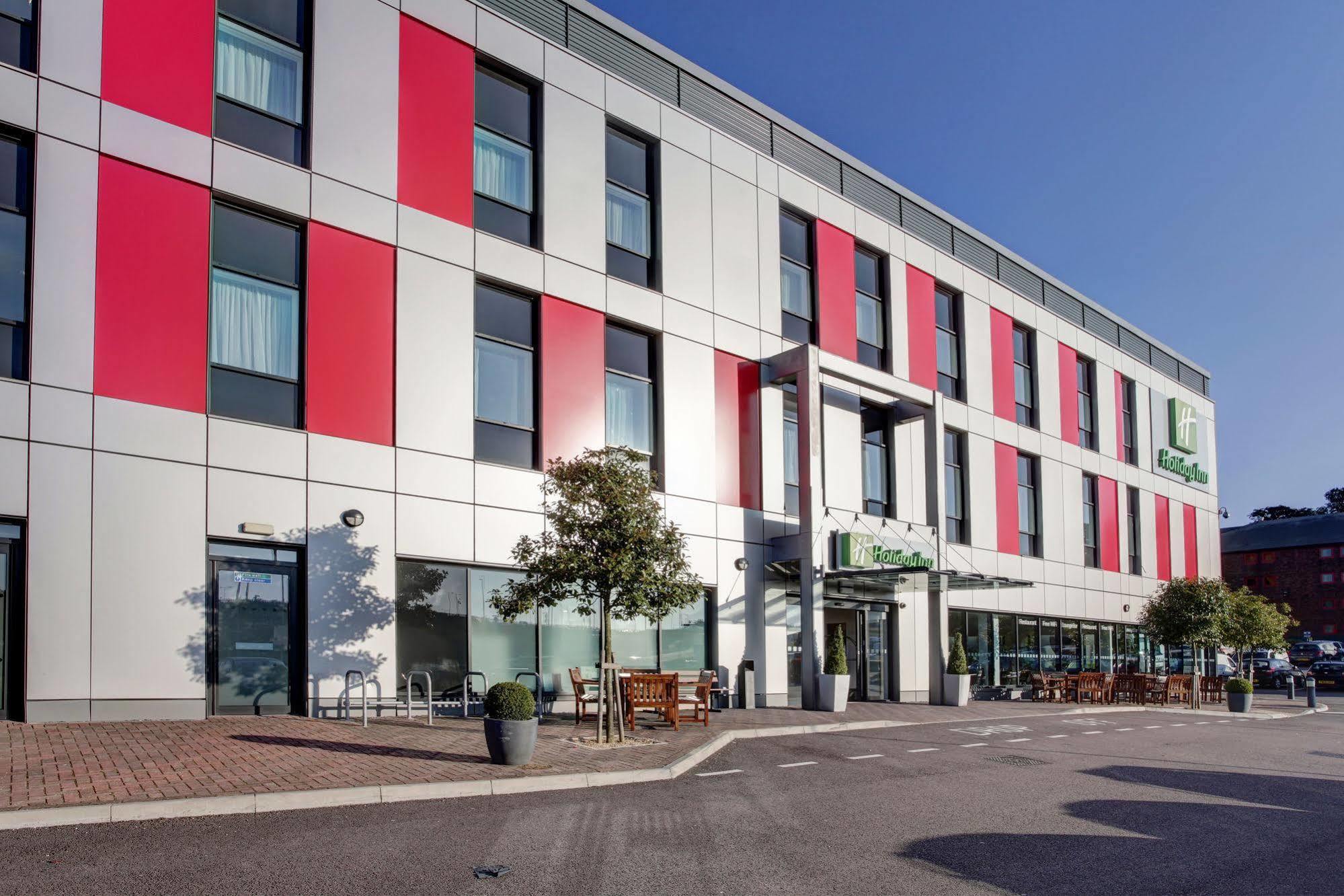 Holiday Inn London Luton Airport By Ihg Exterior foto